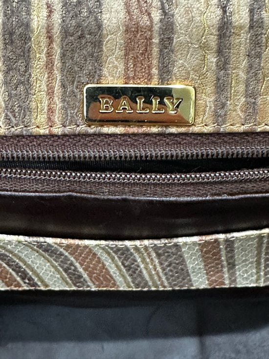 Vintage 1970s Bally Leather Lined Embossed Leather Tote - Picture 15 of 15